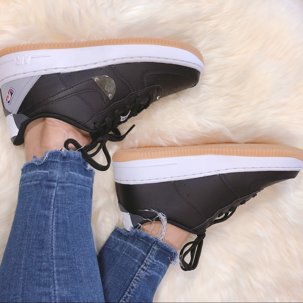 Air Force1 LV8, Black/Wolf Grey, men & wmn sizes - Picture 8 of 11